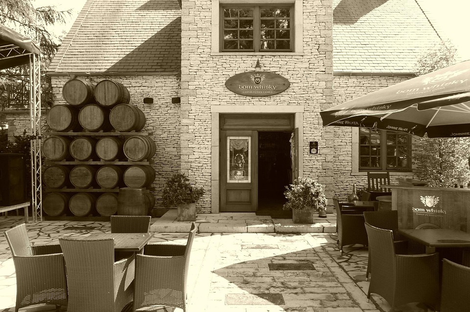 A Sip of History: The Legacy of Kentucky Straight Bourbon