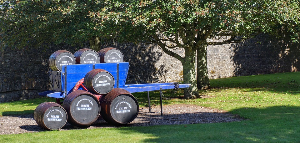 Whiskey Wonders: Unveiling the Finest Small Batch Bourbons