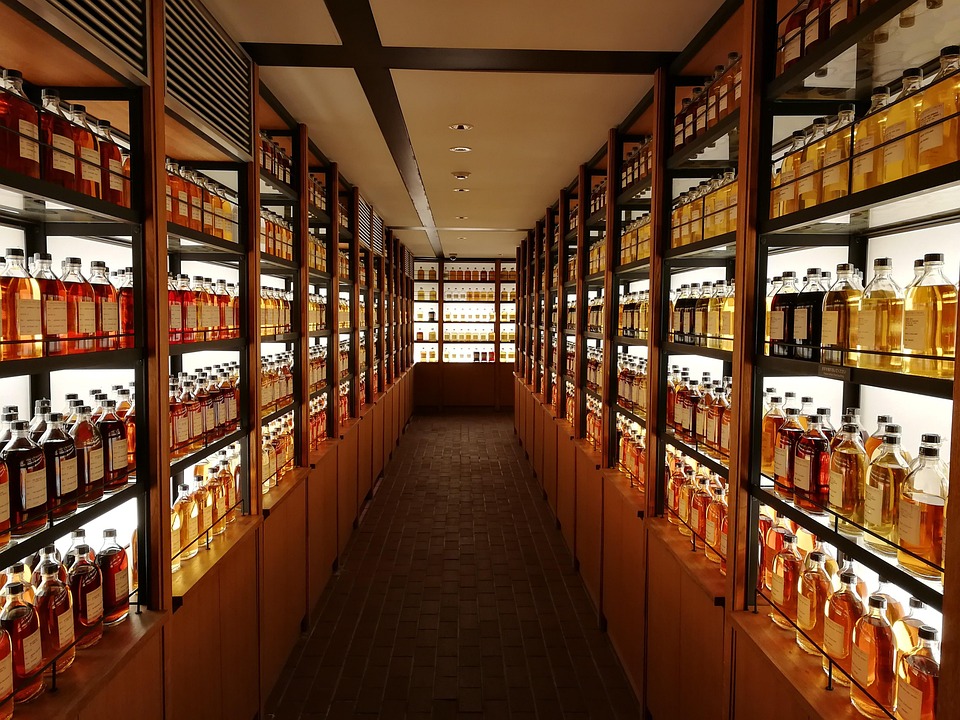 Sip and Savor: The Impact of Aging on Bourbon's Taste and Aroma