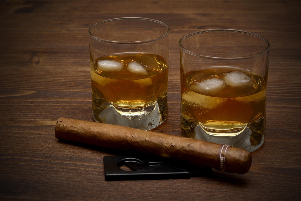 Bourbon Lovers Unite: Expert Recommendations for Small Batch Delights