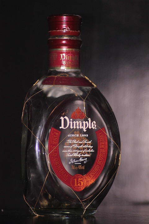 Choosing Your Bourbon: The Crucial Difference Between Rye and Corn